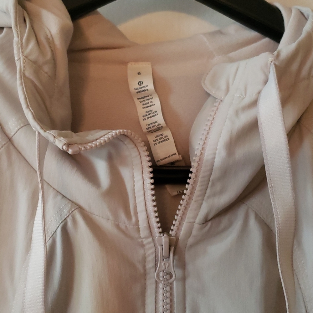 Lululemon Jacket - Picture 2 of 4